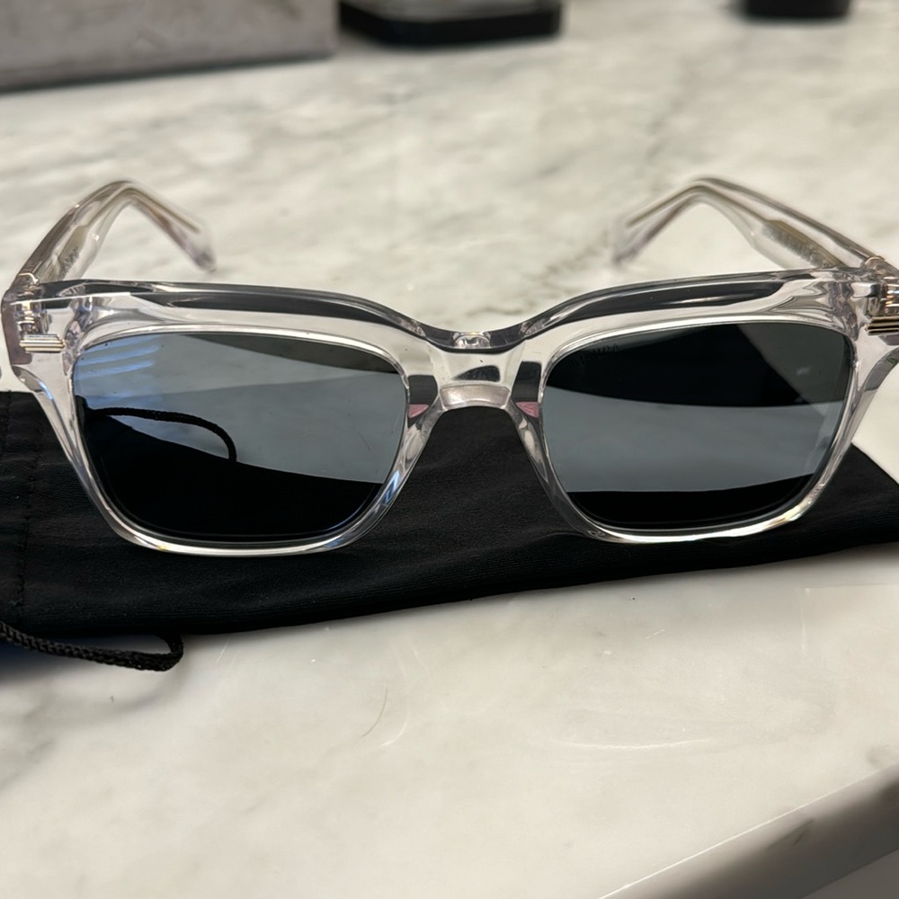 New never worn, Men’s Kiaura Sunglasses XL